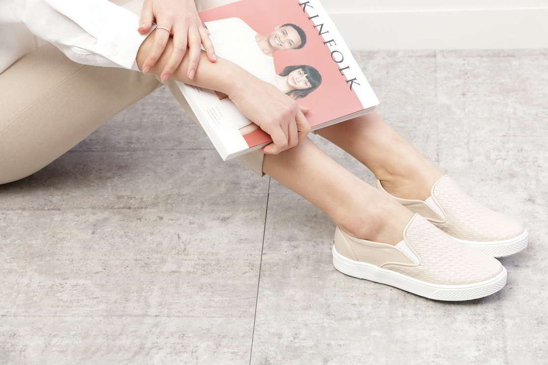 Chaussettes invisibles femme dans chaussures toile