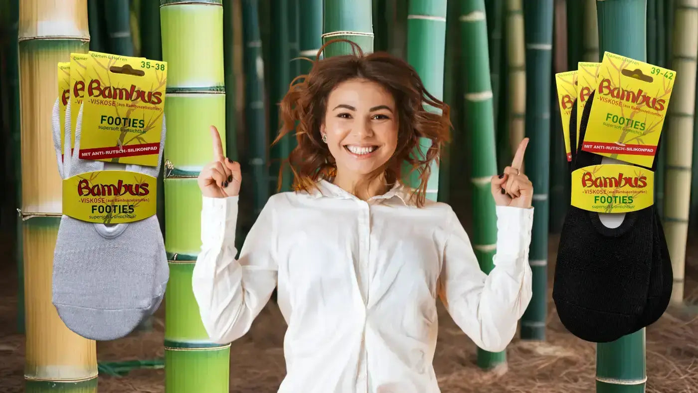 Jeune femme qui présente des chaussettes invisibles bambou qui reste bien en place